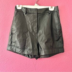 Express Shortie Extreme High Rise Faux
Leather Shorts M